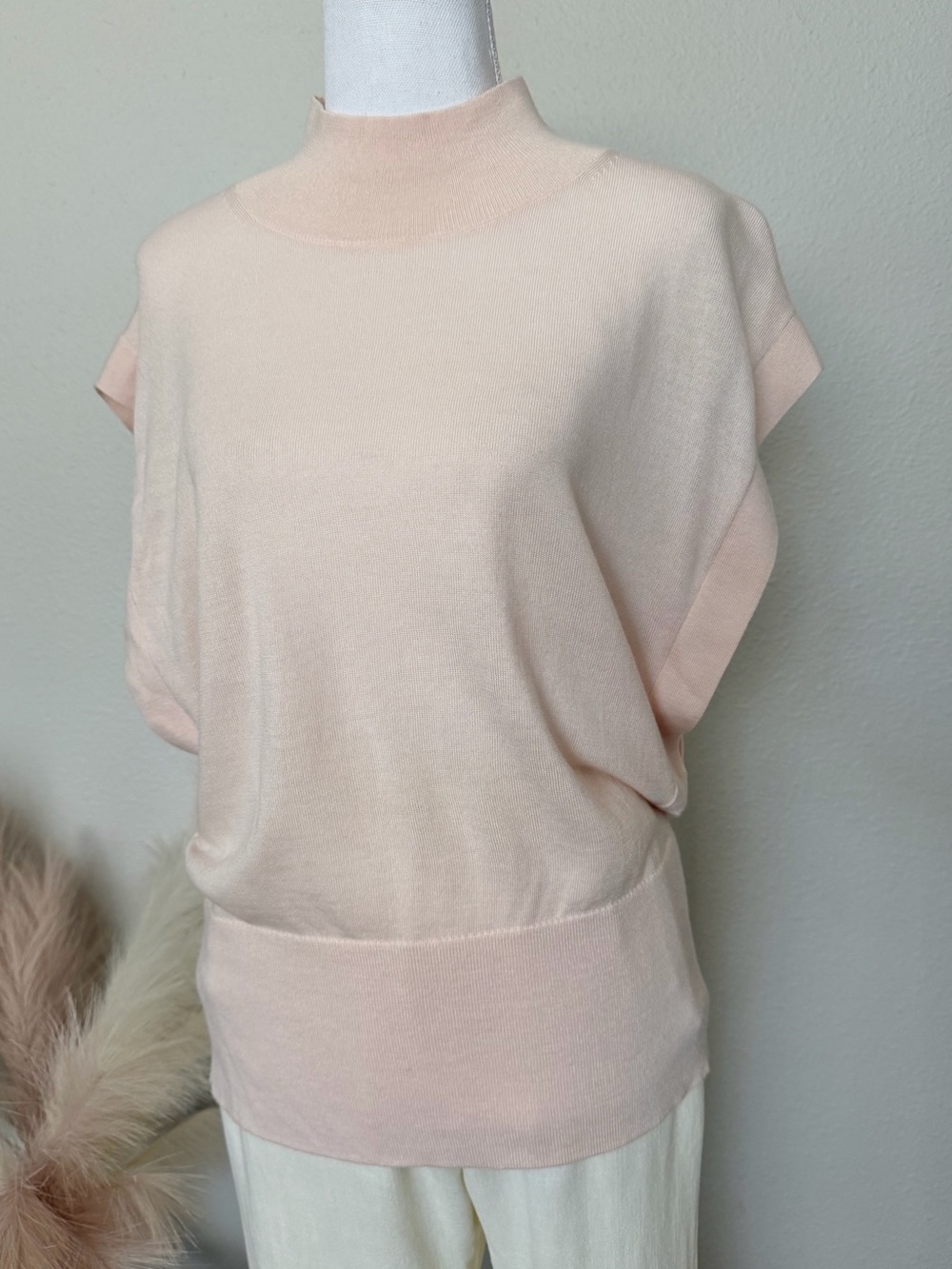Banana Republic- Light Blush Knit Pullover Top